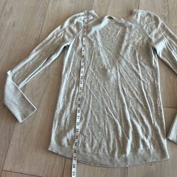 Lululemon Unity Drop Back Sweater Heathered Gray-Size m - Picture 2 of 6